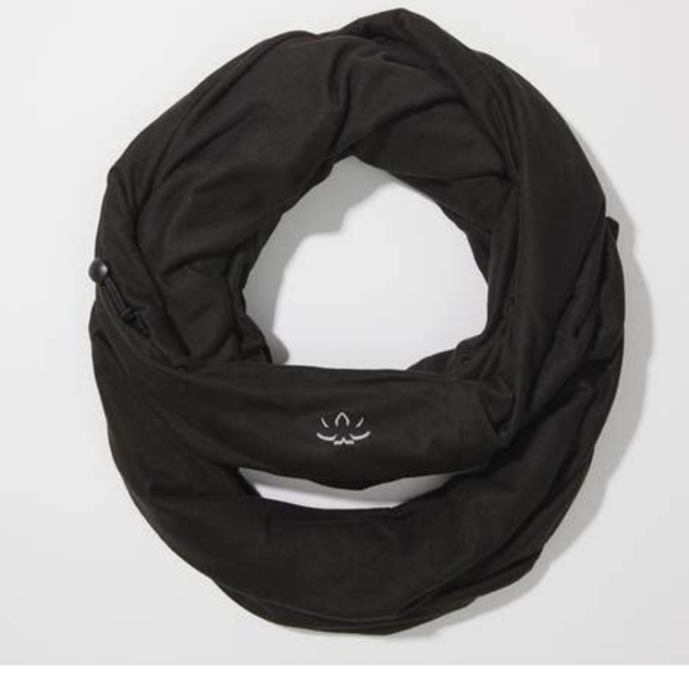 NWT Beyond Yoga Pocket Infiniti Scarf